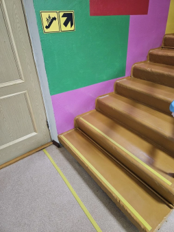 Противоскользящие ограничители на ступенях